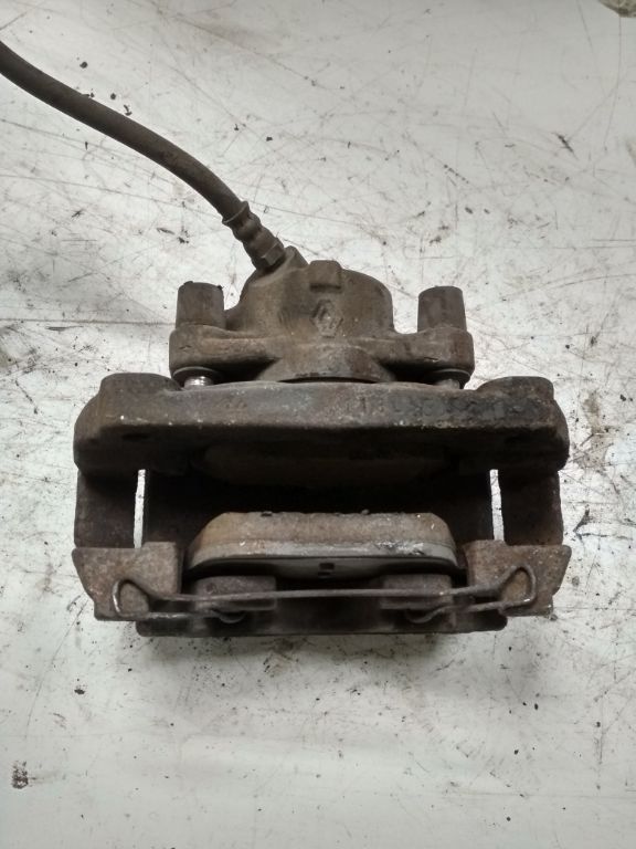 Суппорт левый логан. Суппорт передний левый логан 1. Суппорт левый логан. Renault logan суппорт передний. Суппорт передний левый рено логан.